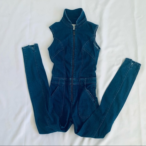 Hailey Bieber GUESS Dare Denim Jumpsuit - Picture 8 of 10